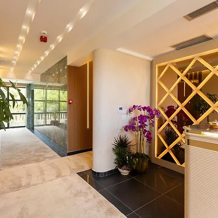 Bora Bora Hotel 4*