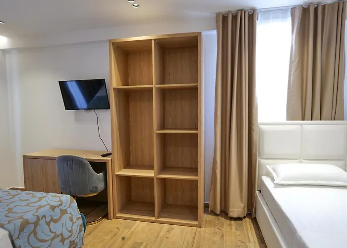 Отель Bora Bora Ксамил